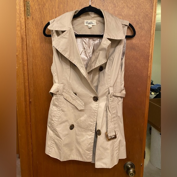 Trench coat vest - Picture 1 of 4